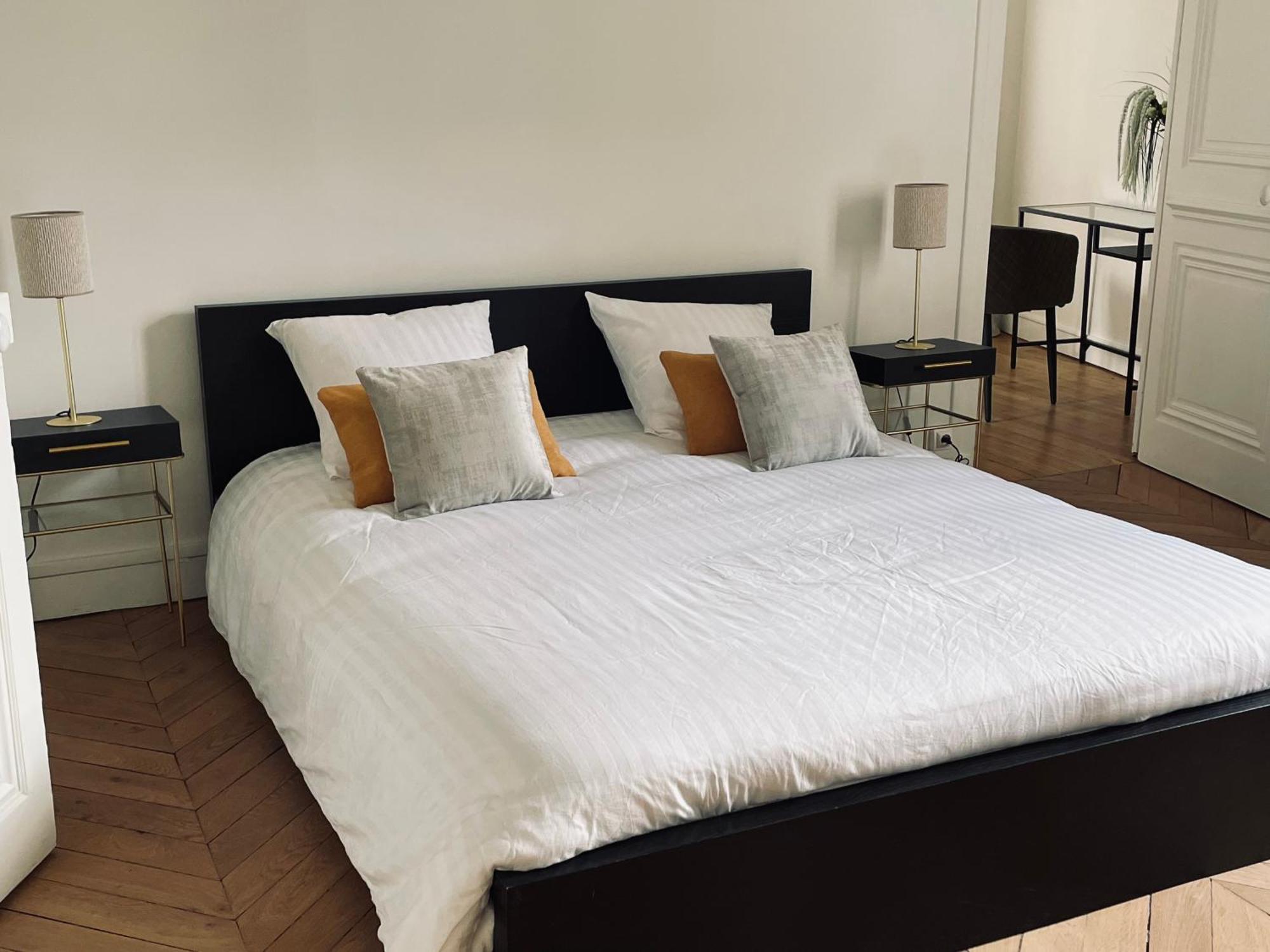 Grand Appartement D'Exception Au Chateau Randin Écully Esterno foto