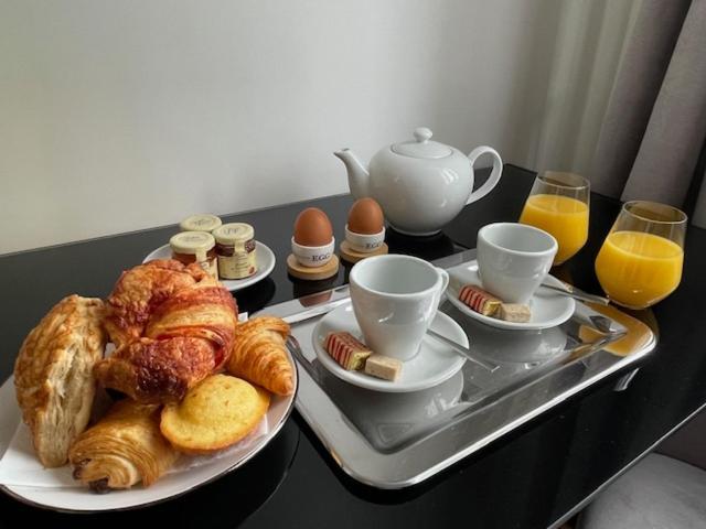 Grand Appartement D'Exception Au Chateau Randin Écully Esterno foto