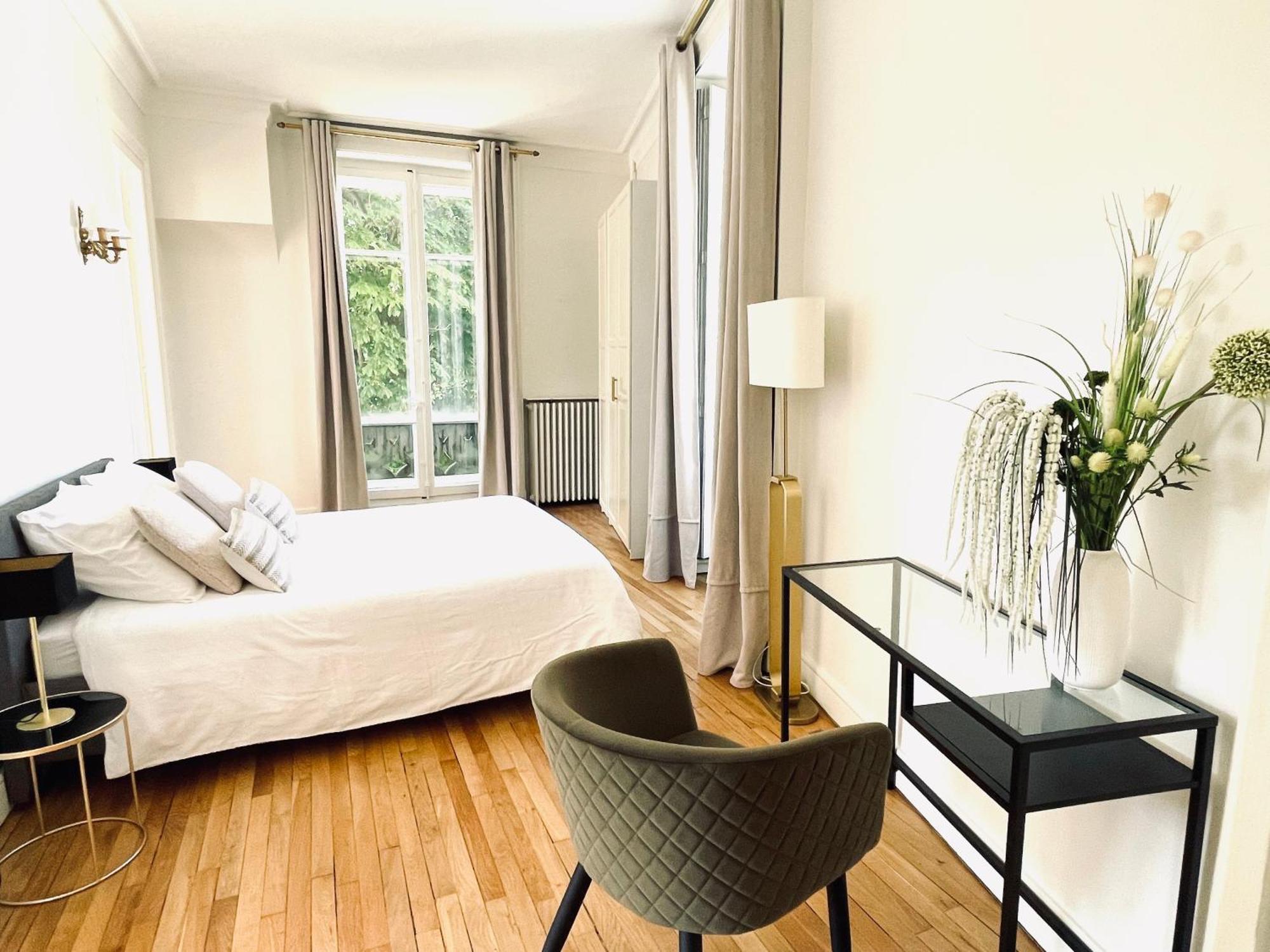 Grand Appartement D'Exception Au Chateau Randin Écully Esterno foto